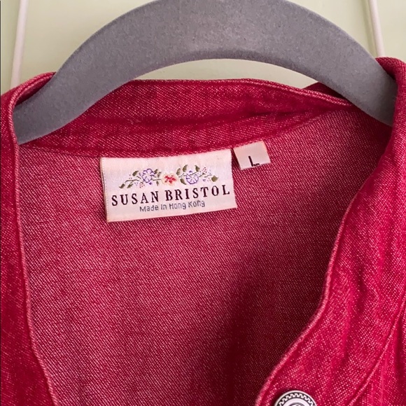 Cute vest—worn but in good condition - Picture 2 of 4